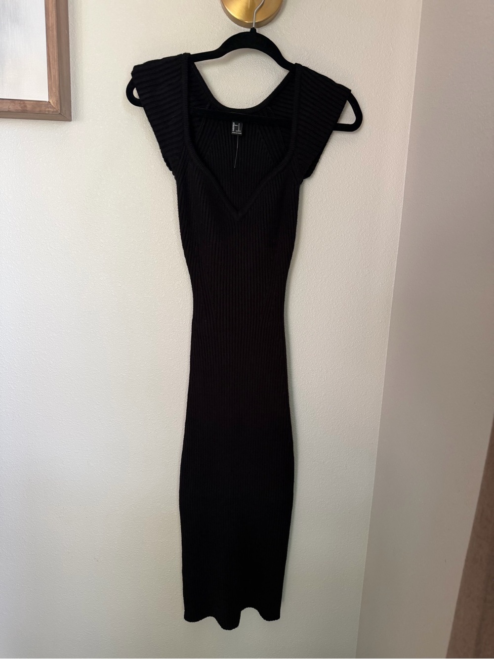 Fitted Ribbed V-Neck Black Dress